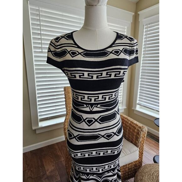 ALICE & OLIVIA Dress Sz XS Black Ivory Sweater Stripe Darby Knit Aztec Drop - Picture 4 of 6
